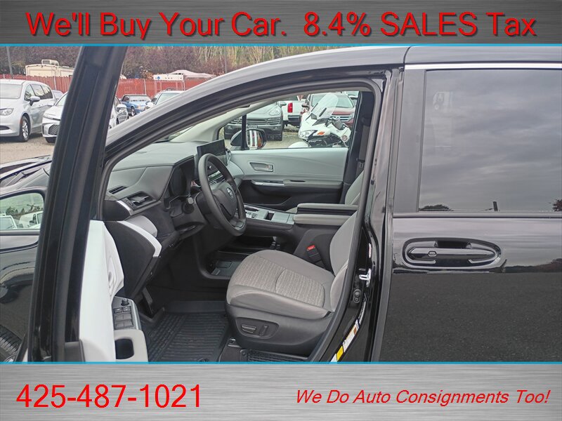 2025 Toyota Sienna LE 8-Passenger  LOW LOW MILES HYBRID 8 PASS - Photo 10 - Woodinville, WA 98072
