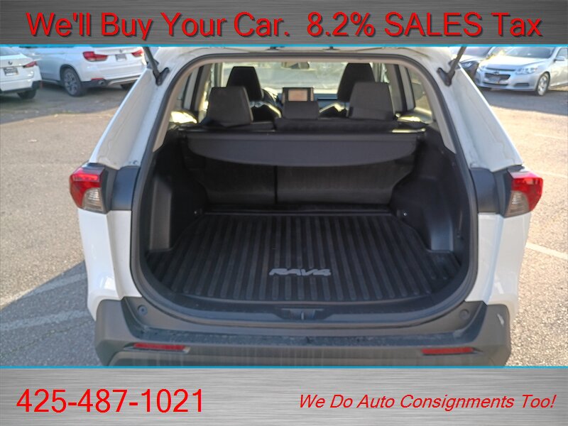 2020 Toyota RAV4 LE   - Photo 10 - Woodinville, WA 98072