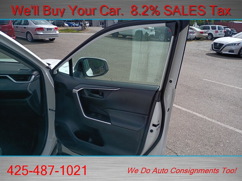 2020 Toyota RAV4 LE - Photo 12 - Woodinville, WA 98072