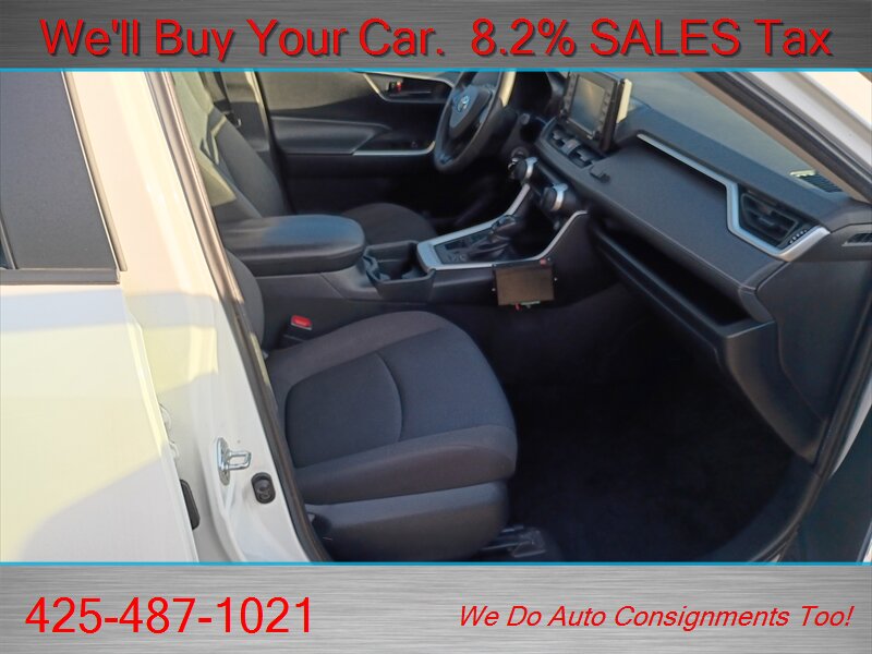 2020 Toyota RAV4 LE   - Photo 13 - Woodinville, WA 98072
