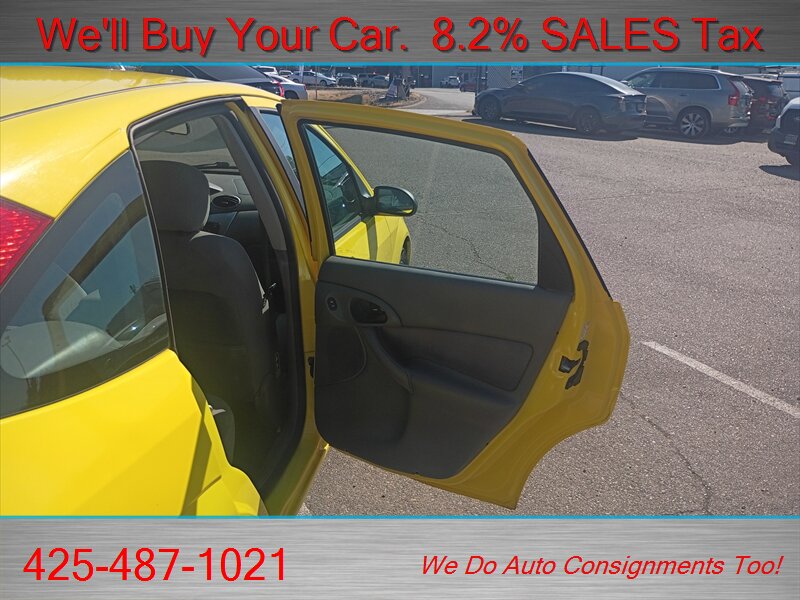2002 Ford Focus ZX5   - Photo 13 - Woodinville, WA 98072