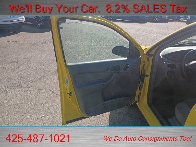 2002 Ford Focus ZX5   - Photo 9 - Woodinville, WA 98072