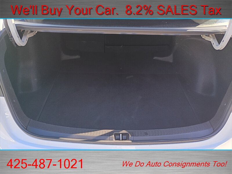 2024 Toyota Corolla LE - Photo 8 - Woodinville, WA 98072