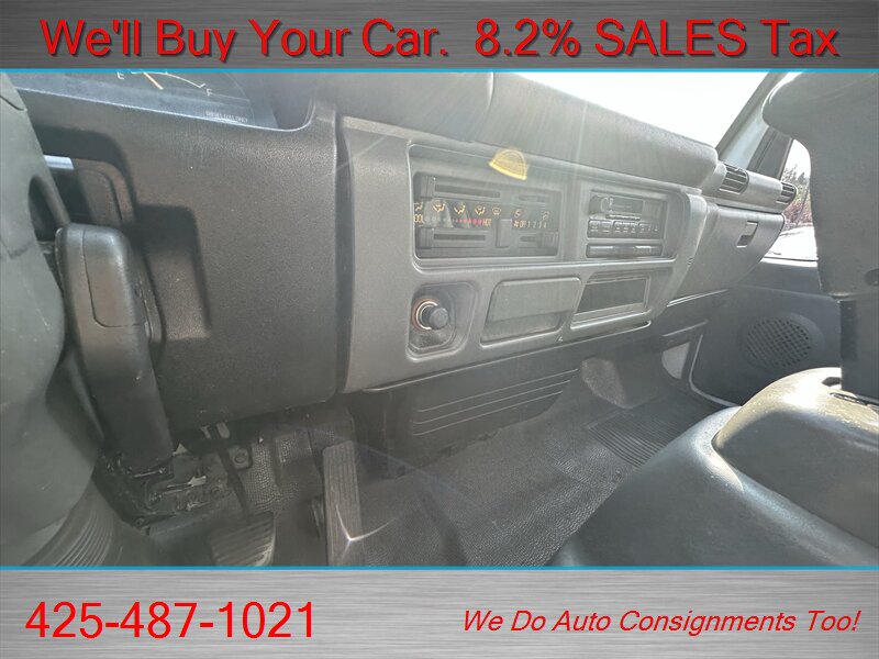 2004 Isuzu NPR 16FT BOX TRUCK HD - Photo 17 - Woodinville, WA 98072
