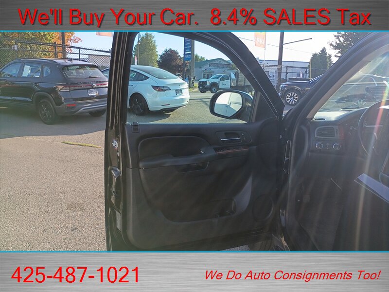 2012 Chevrolet Suburban LT VERY CLEAN - Photo 9 - Woodinville, WA 98072