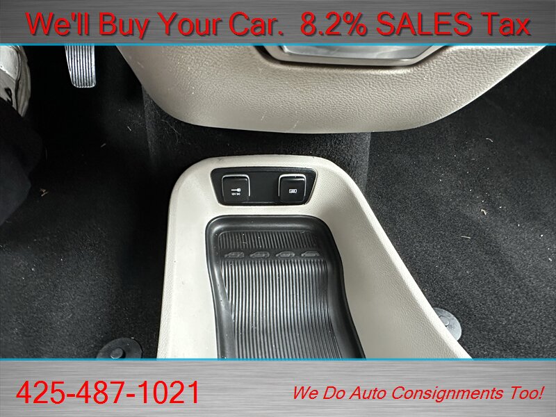 2020 Chrysler Voyager LXi   - Photo 18 - Woodinville, WA 98072