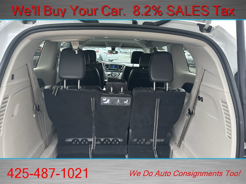 2020 Chrysler Voyager LXi   - Photo 11 - Woodinville, WA 98072