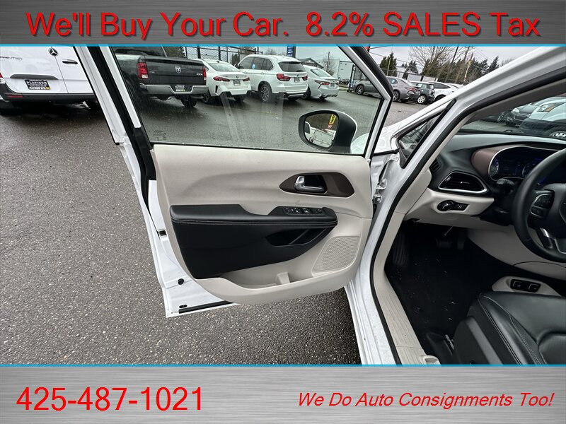 2020 Chrysler Voyager LXi   - Photo 15 - Woodinville, WA 98072