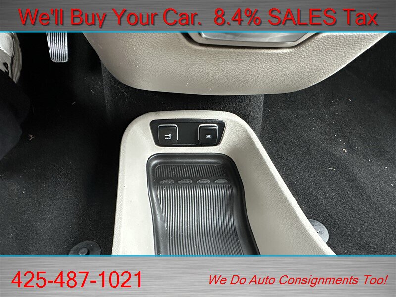 2020 Chrysler Voyager LXi - Photo 13 - Woodinville, WA 98072