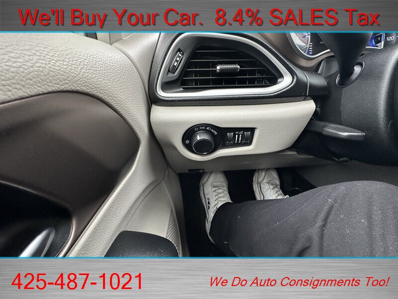 2020 Chrysler Voyager LXi - Photo 14 - Woodinville, WA 98072