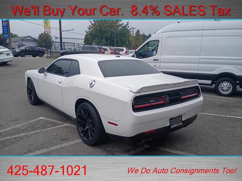 2019 Dodge Challenger SXT  SUPER CLEAN - Photo 8 - Woodinville, WA 98072