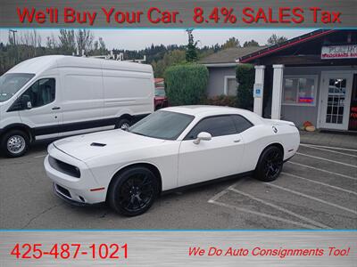 2019 Dodge Challenger SXT  SUPER CLEAN Coupe