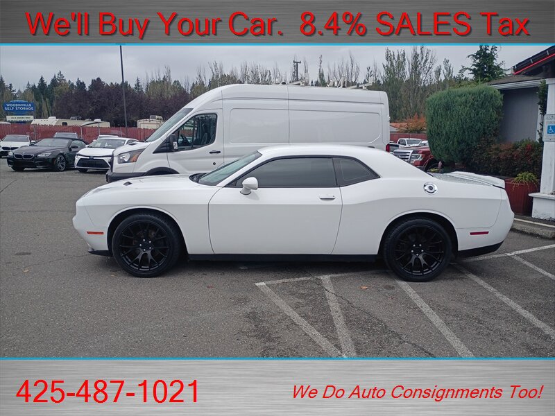 2019 Dodge Challenger SXT  SUPER CLEAN - Photo 4 - Woodinville, WA 98072