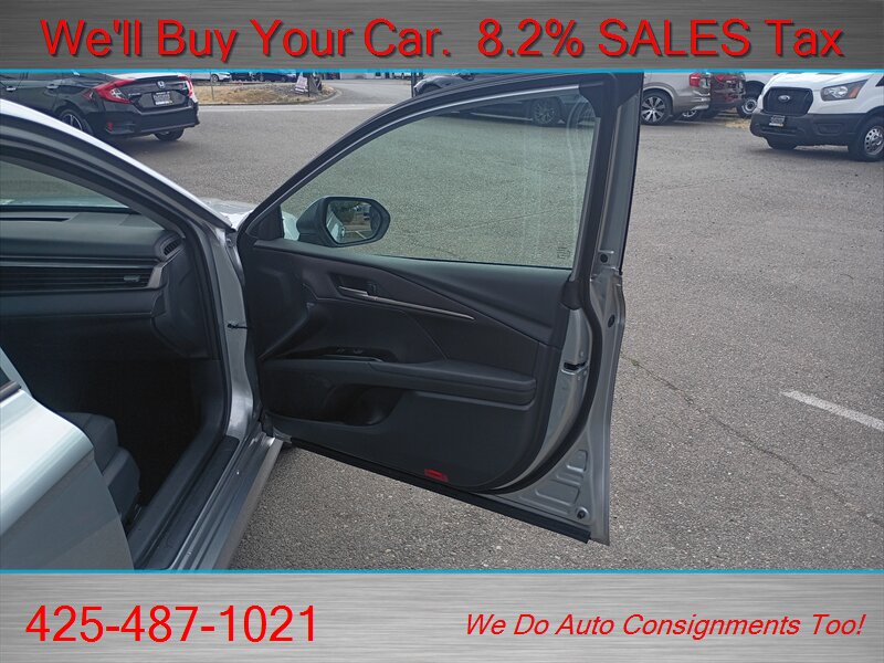 2026 Toyota Camry LE  RARE HYBRID GREAT MILEAGE - Photo 11 - Woodinville, WA 98072