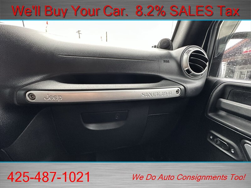 2012 Jeep Wrangler Unlimited Call of Duty MW3   - Photo 10 - Woodinville, WA 98072