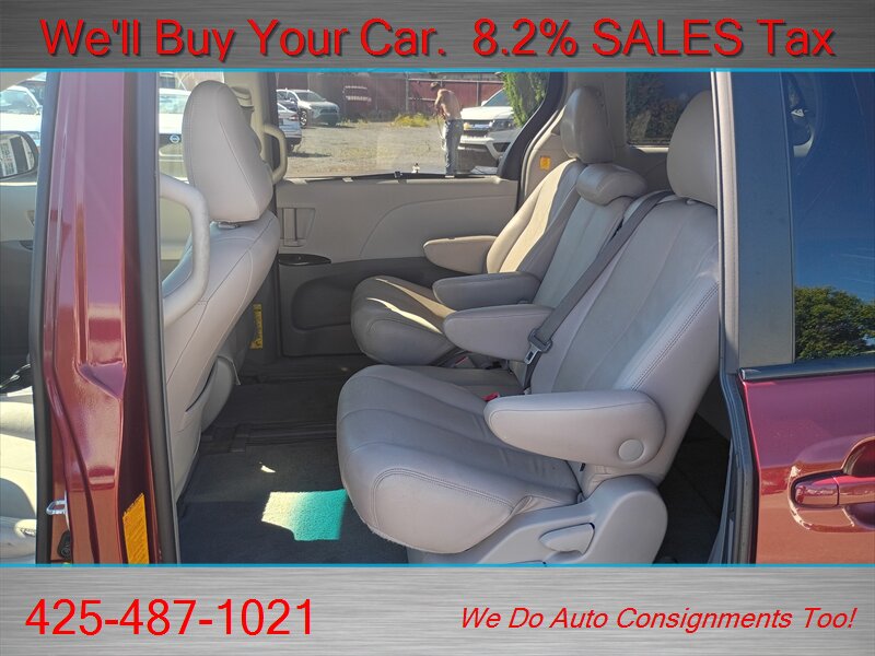 2011 Toyota Sienna LE 8-Passenger RARE 8 PASSENGER - Photo 13 - Woodinville, WA 98072