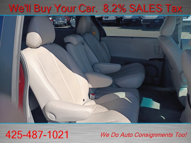 2011 Toyota Sienna LE 8-Passenger RARE 8 PASSENGER - Photo 14 - Woodinville, WA 98072