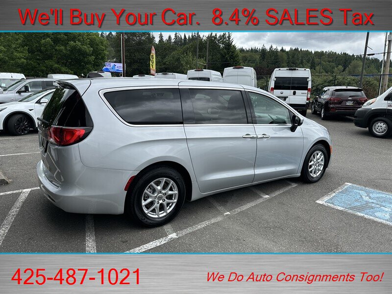 2022 Chrysler Voyager LX   - Photo 5 - Woodinville, WA 98072