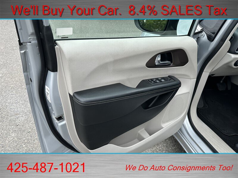 2022 Chrysler Voyager LX   - Photo 25 - Woodinville, WA 98072