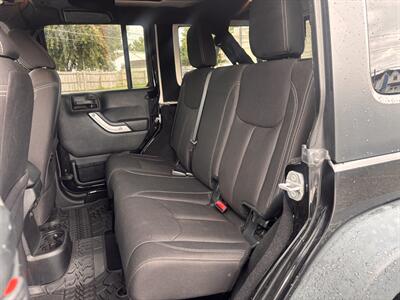 2016 Jeep Wrangler Unlimited Rubicon   - Photo 16 - Essex, MD 21221