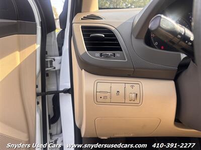 2012 Hyundai ACCENT GLS - Photo 10 - Essex, MD 21221