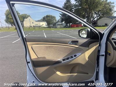 2012 Hyundai ACCENT GLS - Photo 8 - Essex, MD 21221