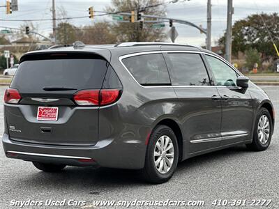 2018 Chrysler Pacifica Touring L Plus   - Photo 5 - Essex, MD 21221