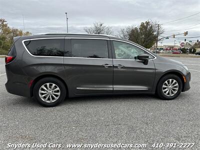 2018 Chrysler Pacifica Touring L Plus   - Photo 8 - Essex, MD 21221