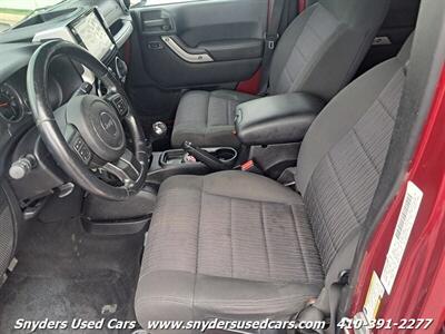 2012 Jeep Wrangler Unlimited Rubicon   - Photo 9 - Essex, MD 21221