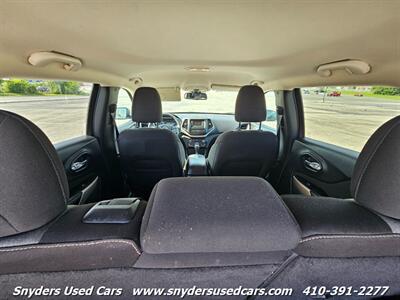 2017 Jeep Cherokee Sport Altitude   - Photo 24 - Essex, MD 21221