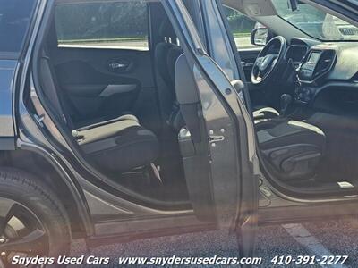2017 Jeep Cherokee Sport Altitude   - Photo 16 - Essex, MD 21221