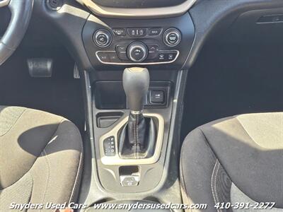 2017 Jeep Cherokee Sport Altitude   - Photo 27 - Essex, MD 21221