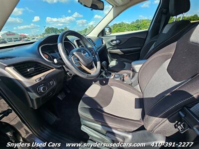 2017 Jeep Cherokee Sport Altitude   - Photo 12 - Essex, MD 21221