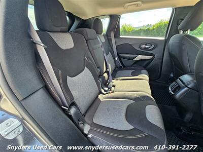 2017 Jeep Cherokee Sport Altitude   - Photo 19 - Essex, MD 21221
