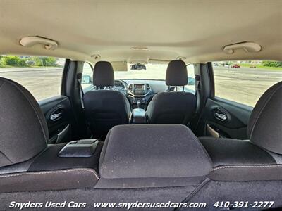 2017 Jeep Cherokee Sport Altitude   - Photo 24 - Essex, MD 21221