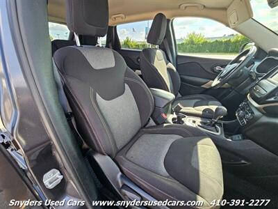 2017 Jeep Cherokee Sport Altitude   - Photo 17 - Essex, MD 21221