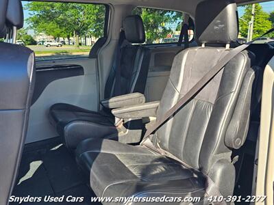 2014 Chrysler Town and Country Limited - Photo 11 - Essex, MD 21221
