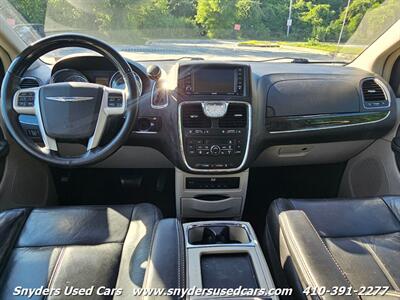 2014 Chrysler Town and Country Limited - Photo 23 - Essex, MD 21221