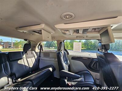 2014 Chrysler Town and Country Limited - Photo 17 - Essex, MD 21221