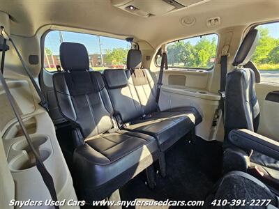 2014 Chrysler Town and Country Limited - Photo 16 - Essex, MD 21221