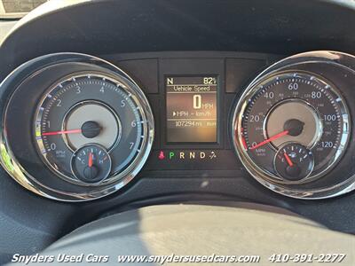 2014 Chrysler Town and Country Limited - Photo 31 - Essex, MD 21221