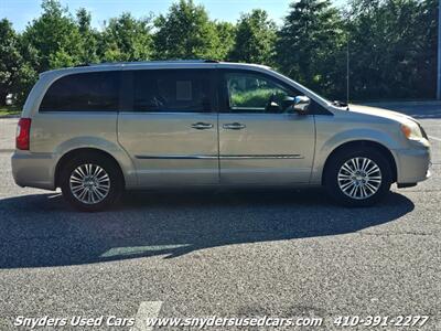 2014 Chrysler Town and Country Limited - Photo 6 - Essex, MD 21221