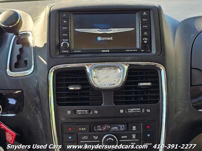 2014 Chrysler Town and Country Limited - Photo 24 - Essex, MD 21221