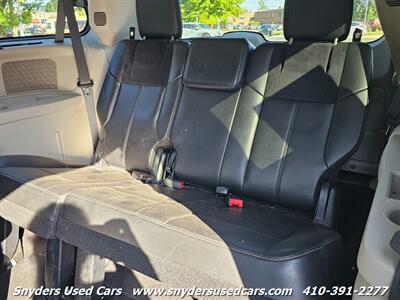 2014 Chrysler Town and Country Limited - Photo 12 - Essex, MD 21221