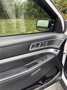2017 Ford Explorer XLT   - Photo 9 - Essex, MD 21221