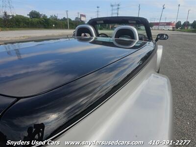 2004 Chevrolet SSR LS   - Photo 11 - Essex, MD 21221