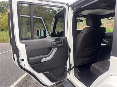 2017 Jeep Wrangler Unlimited Sahara - Photo 9 - Essex, MD 21221