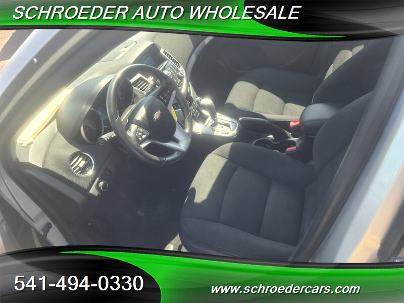 2014 Chevrolet Cruze 1LT Auto - Photo 10 - Medford, OR 97501