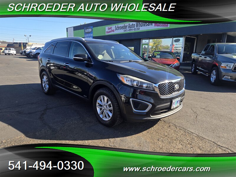 2016 Kia Sorento LX - Photo 1 - Medford, OR 97501