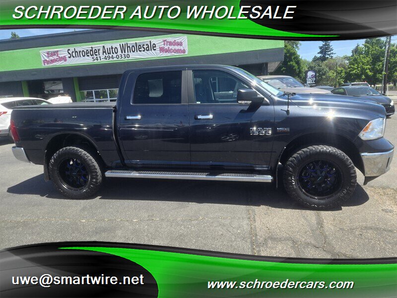2017 RAM 1500 SLT - Photo 2 - , OR 97527